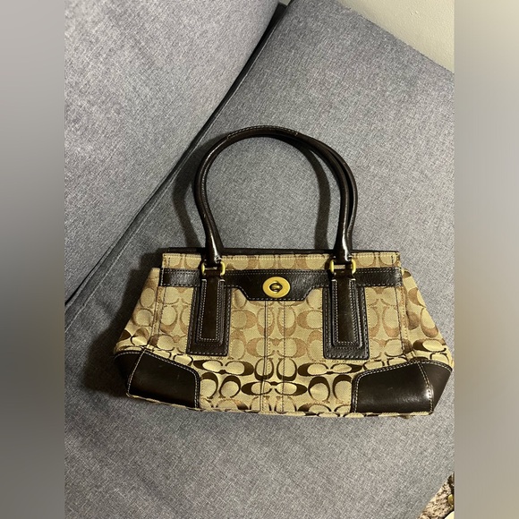 Coach Hamptons Twistlock Carryall Handbag - Picture 3 of 9